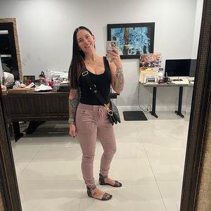 Meet your Posher, Taylor